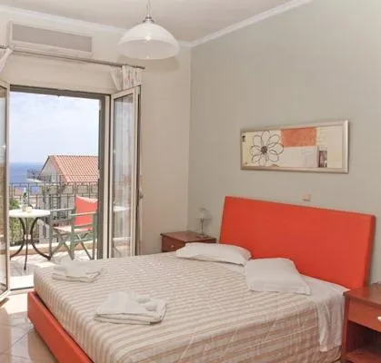 liocharis villas - Image 1