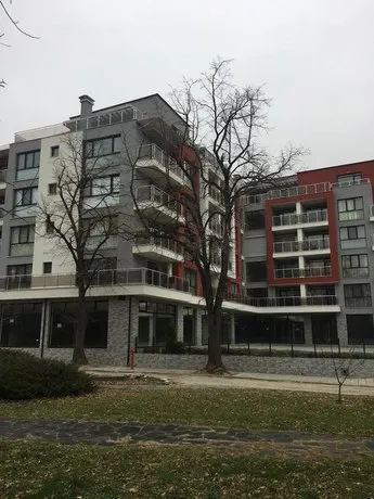 Imperial Garden Apartment - Image 1
