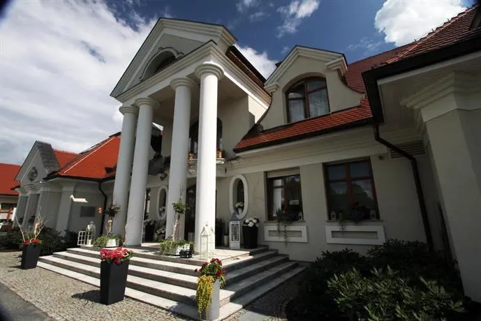 Winny Dworek - Image 1