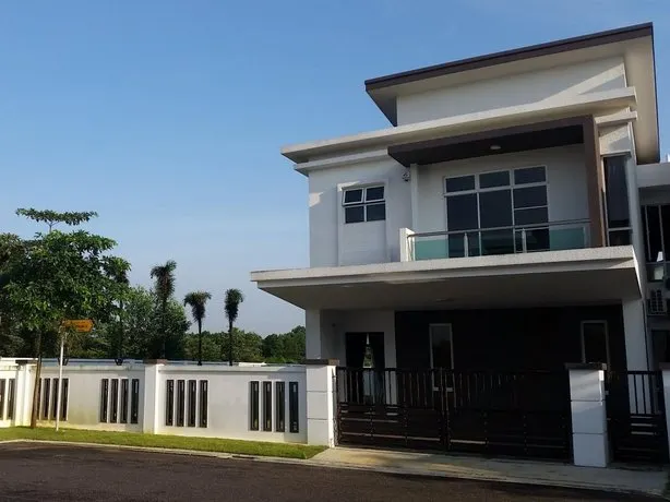 Garden House - Spacious and Comfy - Image 1