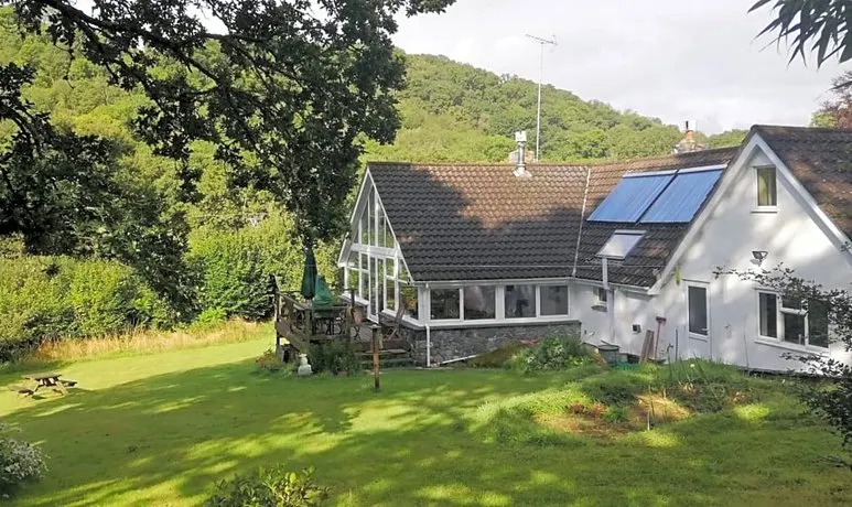Riverside B&B - Image 1