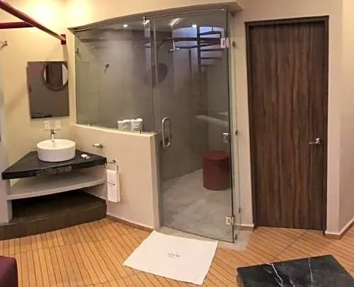 Motel Tatami - Image 1