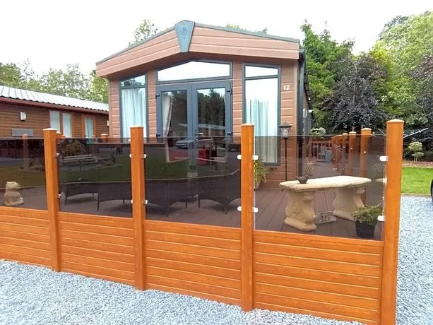 Burnside Lodge - Image 1