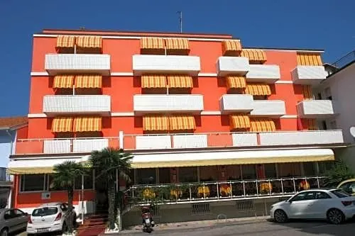 Hotel Paron - Image 1