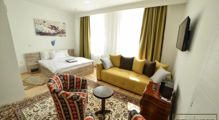 Centro Apartments - Image 1