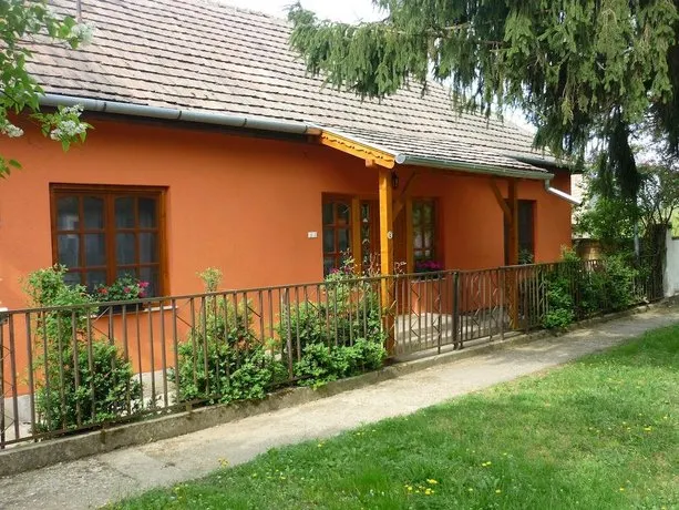 Vadregény Vendégház - Image 1