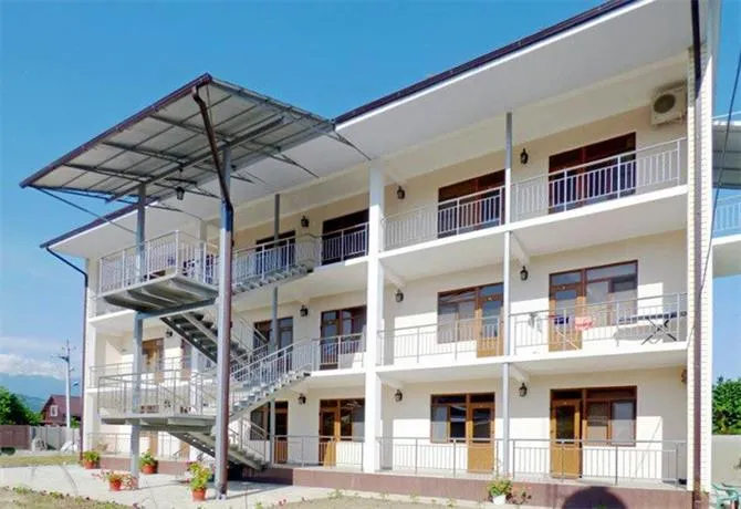 Amina Beach Hotel - Image 1