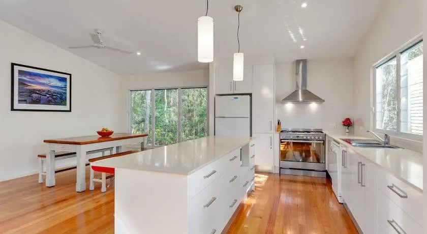 Sandyfeet House - Image 1