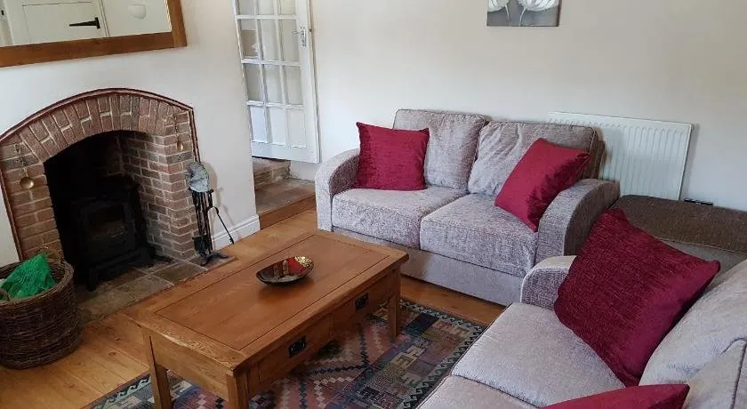 Flint Cottage Brandon - Image 1