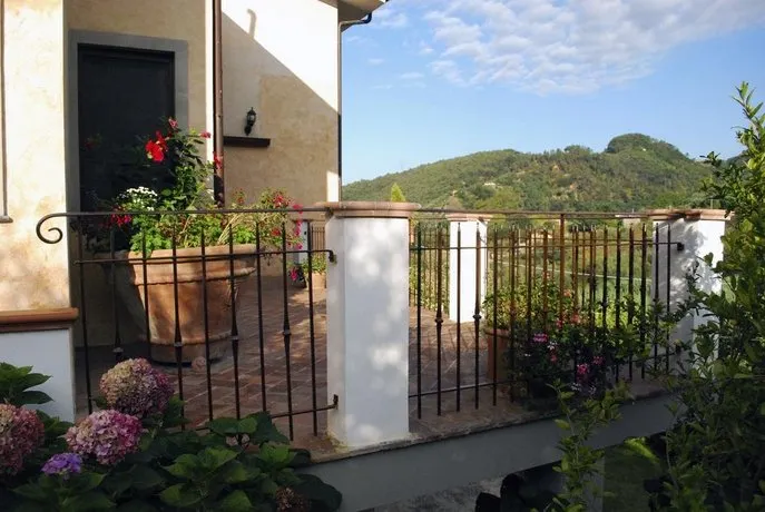 Casa Anna a Pietrasanta in Toscana - Image 1