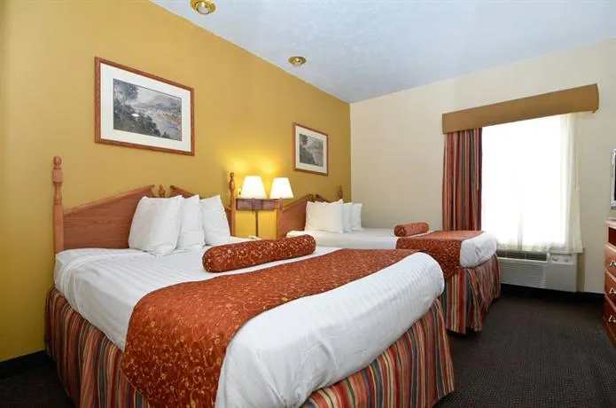 Ridgeland Inn - Image 1