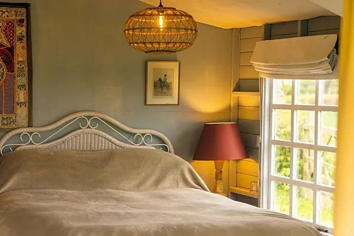 Mulsford Cottage - Image 1