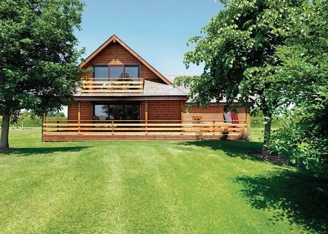 Beaconsfield Park - Image 1