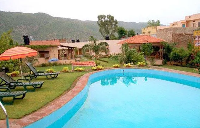 Hotel Honeydews Retreat - Image 1