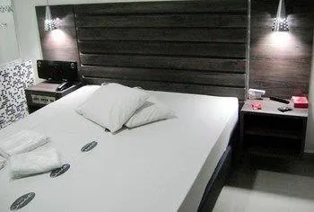 Motel Chocolat - Image 1