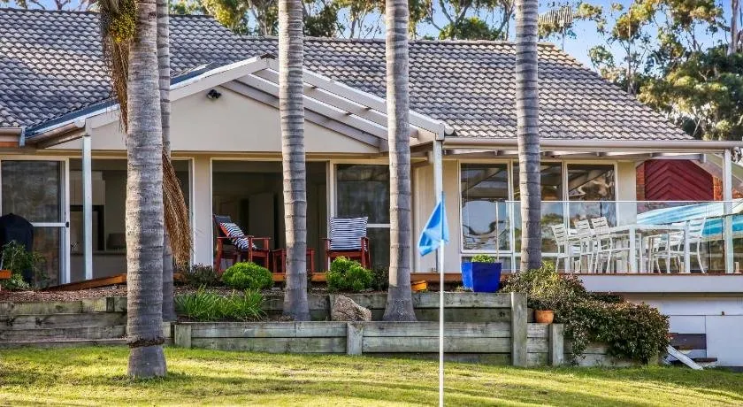Tura Beach Golf Stays - Image 1