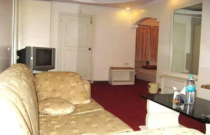 Hotel Saptaparna - Image 1