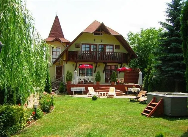 Köröshegy Flekken Panzió - Image 1