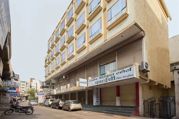 OYO Flagship 14060 Orient Inn Sadar - Image 1