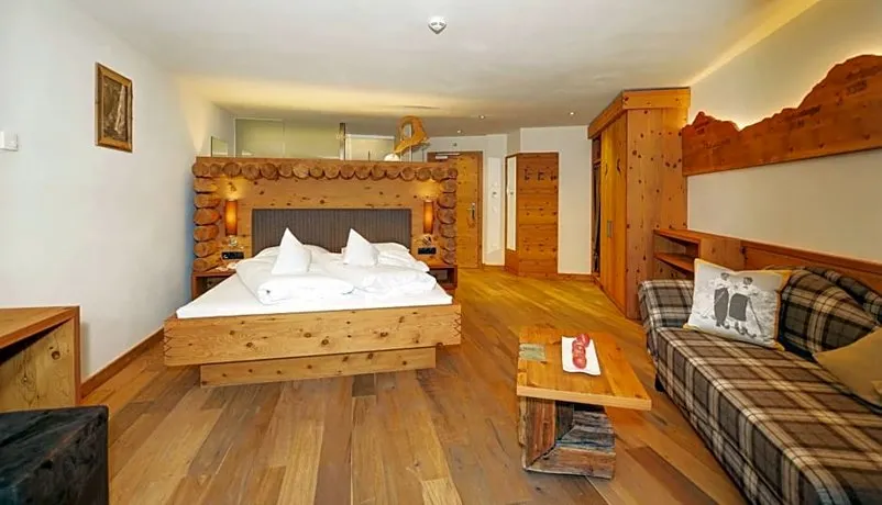 Pfeldererhof Alpine Lifestyle - Image 1