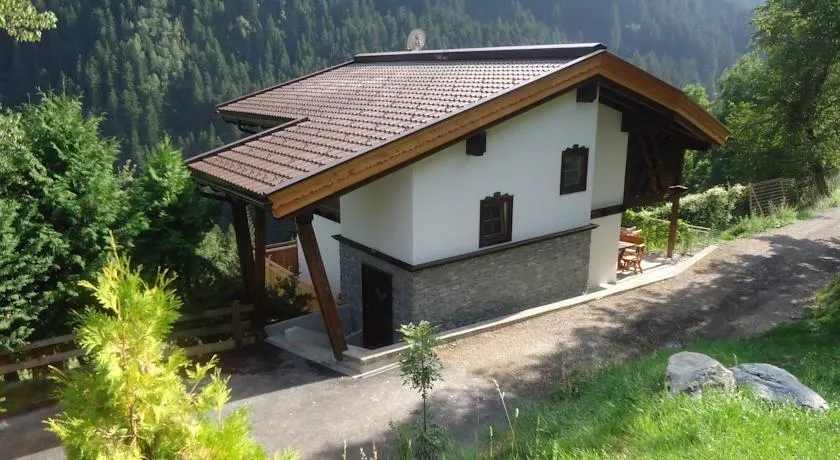 Bauernhaus und Zuhäusl Korum - Image 1