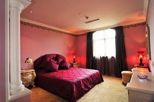 Golden Villa Club - Image 1