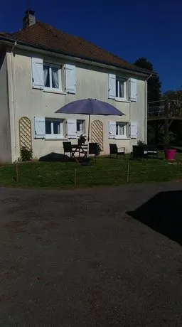 Le Paddock - Image 1