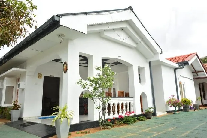 Royal Residence Negombo - Image 1