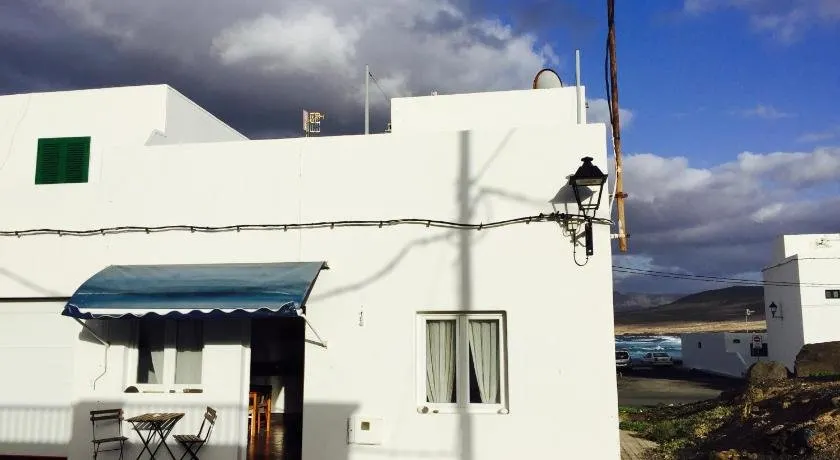 Casa Pura Vida y el Mar - Image 1