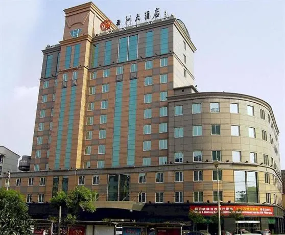 Continental Hotel - Image 1