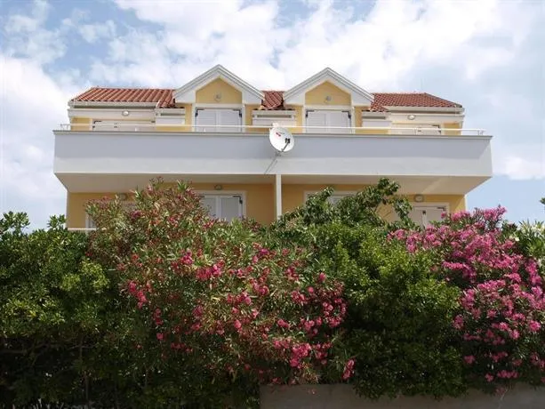 Apartments Pecnik - Image 1