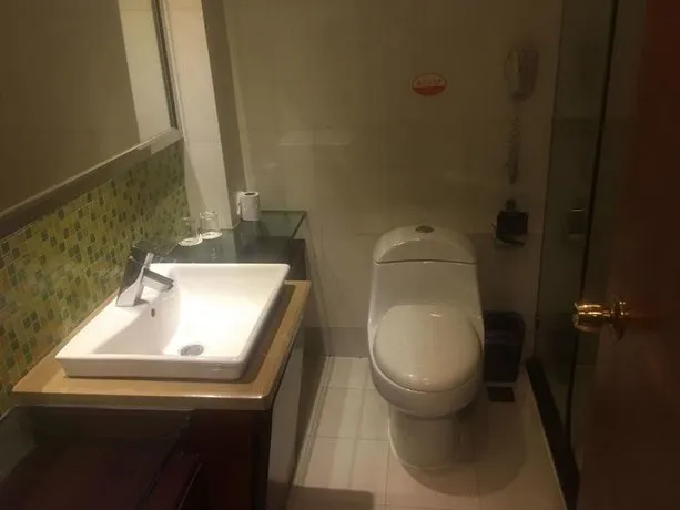 Ze Kai Yi Hotel - Image 1