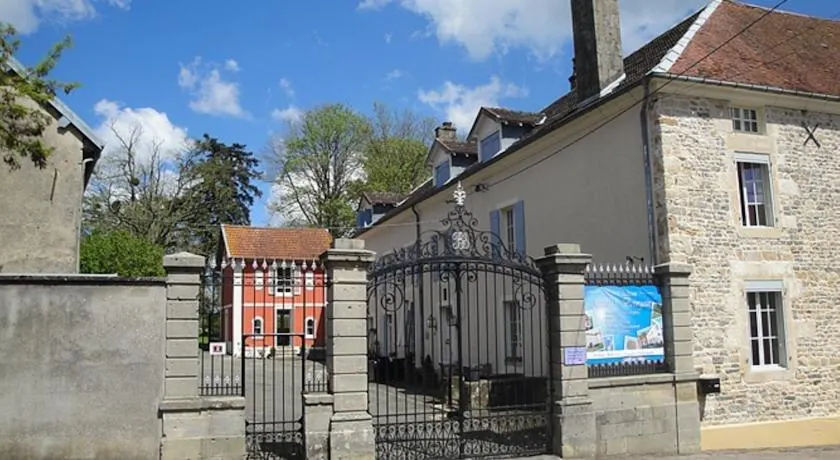 Petit Chateau Armand Bourgoin - Image 1