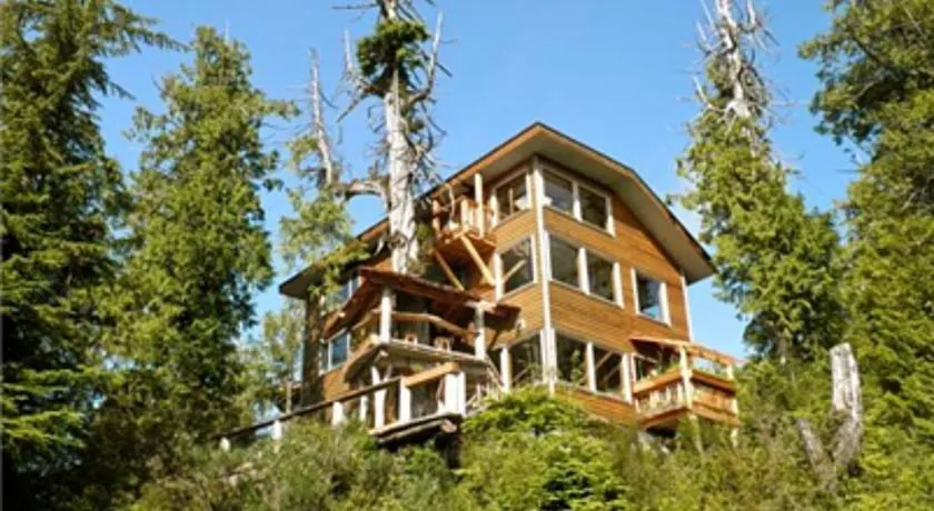 Ukee Treehouse B&B - Image 1