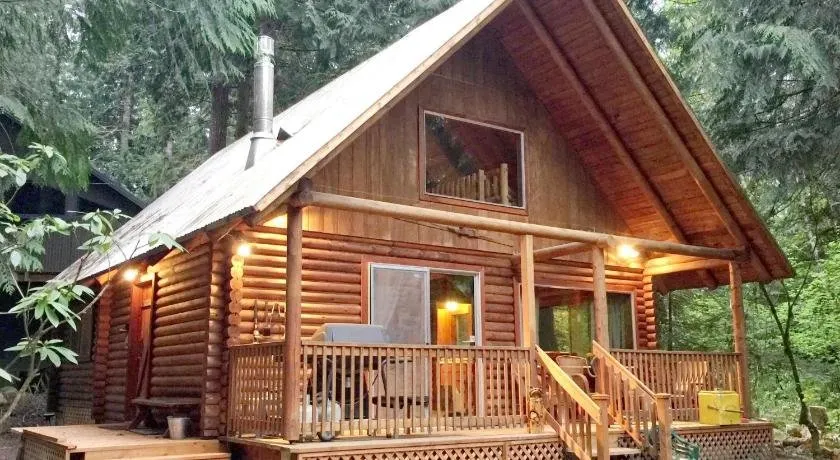 17mbr - Log  - Bbq - Pets Ok - Wifi - Sleeps 8 2 Bedroom Home by RedAwning - Image 1