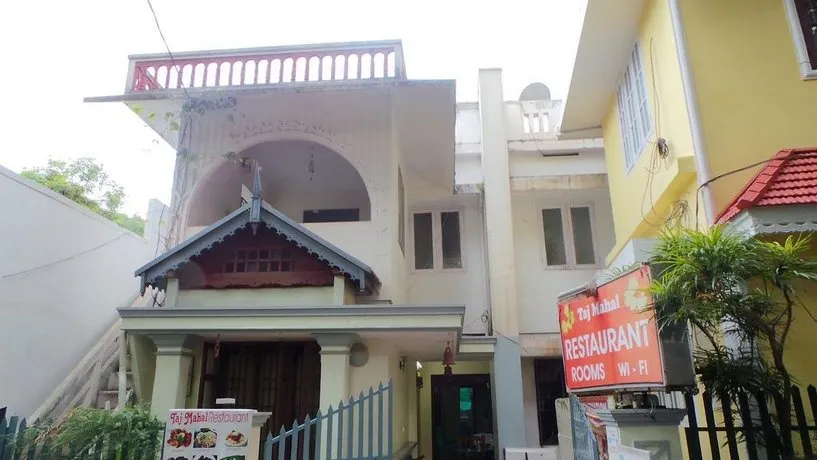 Taj Mahal Homestay - Image 1