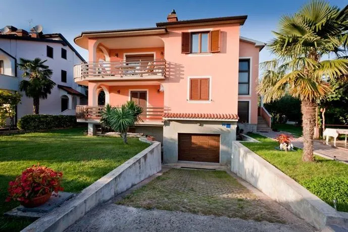 Apartments Sonja Umag - Image 1