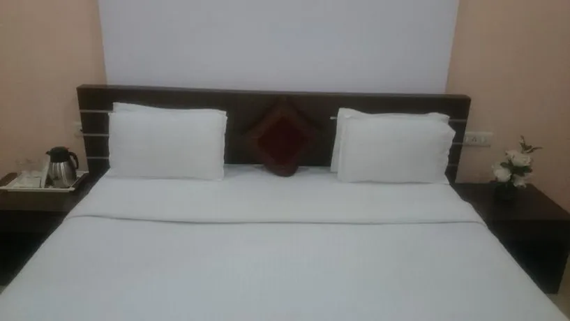 Midtown Hotel And Banquets - Image 1