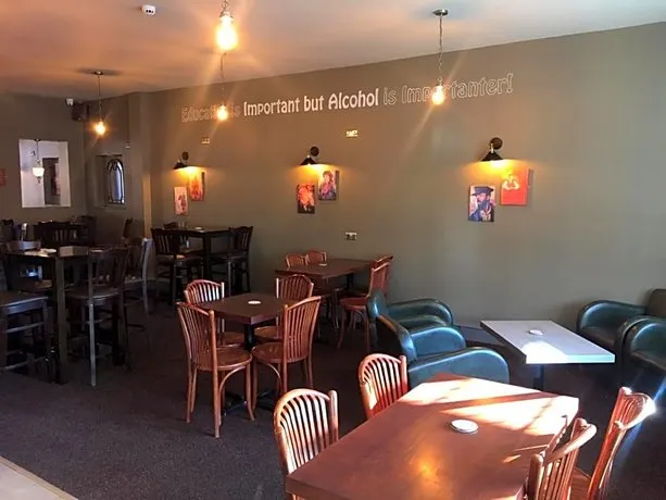 Woodhouse Inn - Image 1