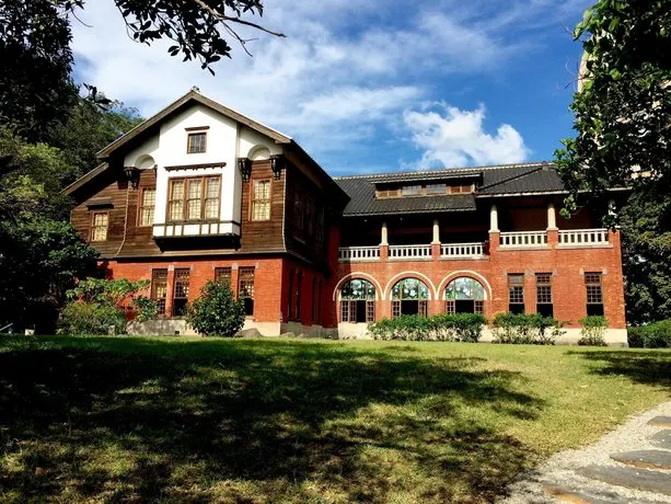 Modern Stay in Beitou Guesthouse - Image 1