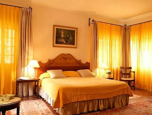 Domaine de Chateauneuf Hotel sur Golf au pied de la Sainte Baume au coeur de la Provence - Image 1