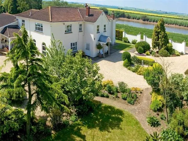 Budleigh House - Image 1