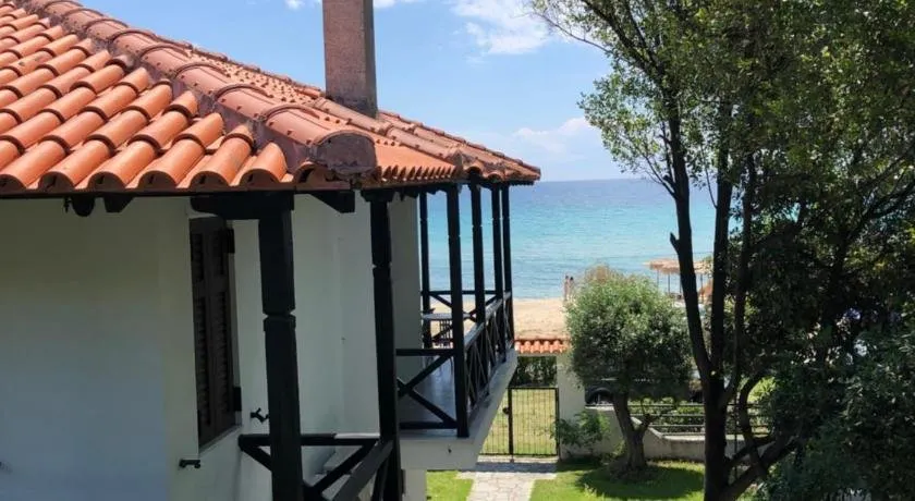 Sofia's Pearl Beachfront Maisonette - Image 1