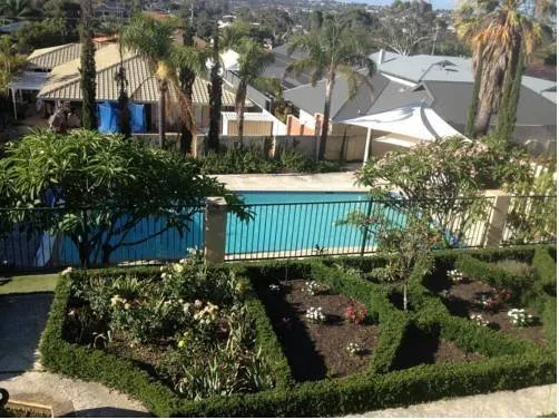 Amanzi Guest House - Image 1