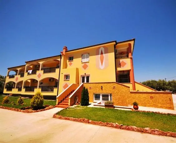Iraklis-Hotel - Image 1