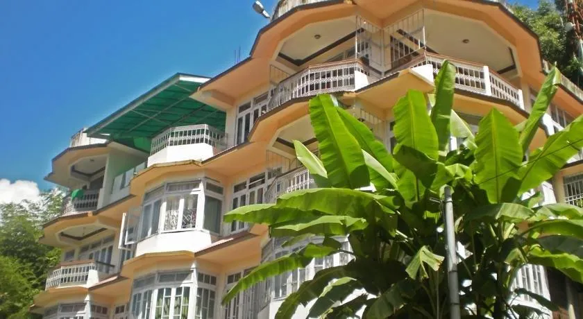Green Retreat - Image 1