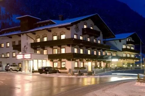Moser's Hotel - Image 1