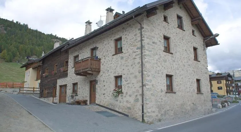 Santin Apartments - Image 1