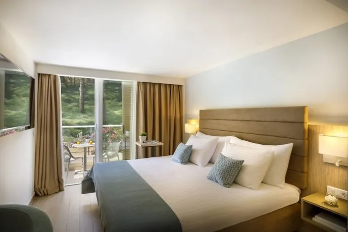 Girandella Resort Valamar Collection-Family Hotel - Image 1