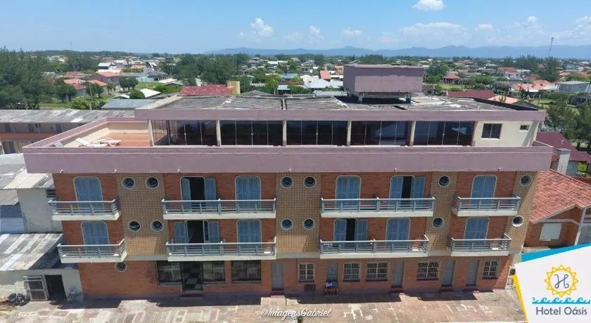 Hotel Oasis - Image 1